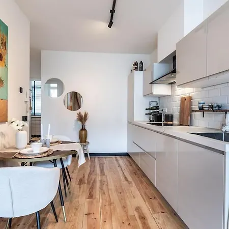 Canalview Luxury Apartment